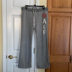 Abercrombie & Fitch Size Large Gray Sweat Pants